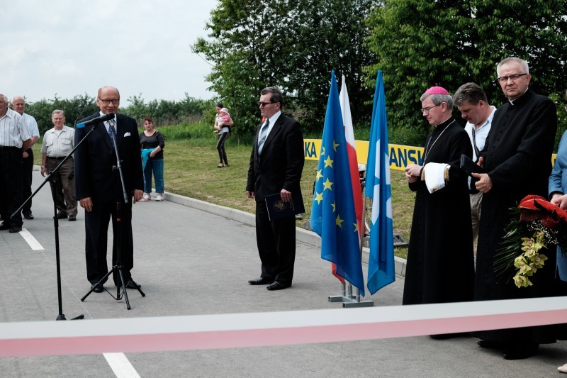 Prezydent Rzeszowa przemawia na uroczystym zakończeniu zadania
